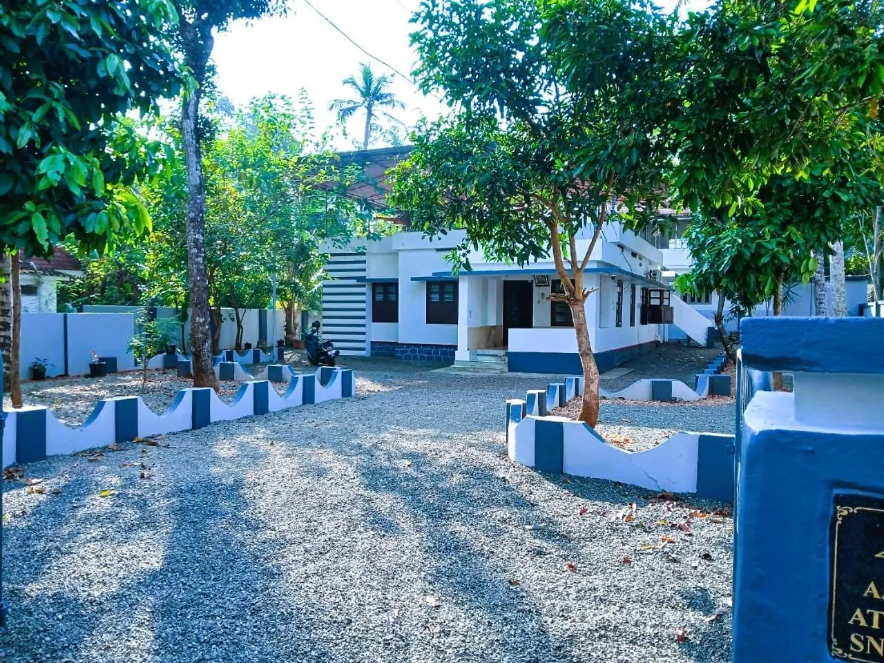 펜션 Alappuzha Family Vacation Villa - Layanila