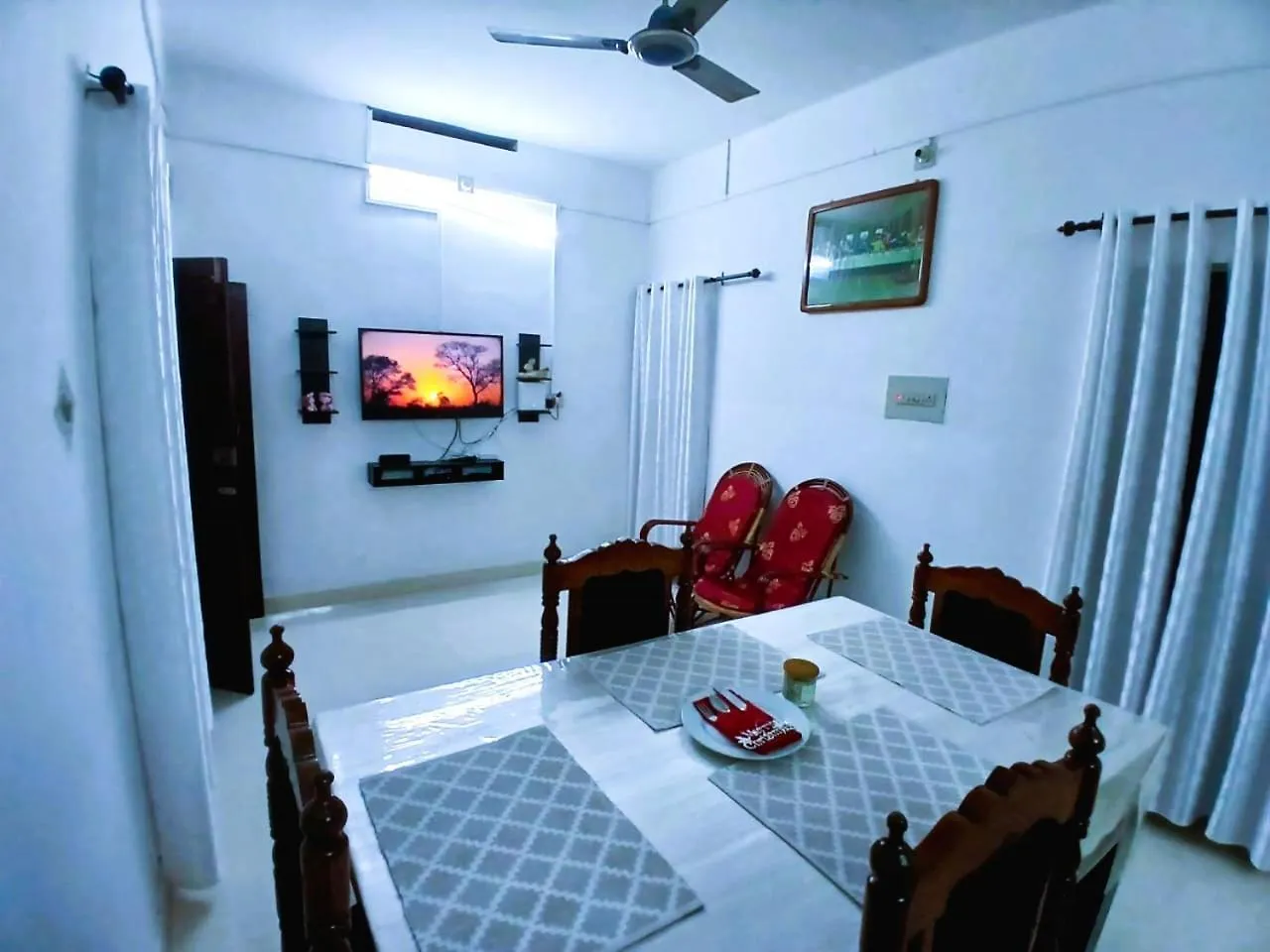 Alappuzha Family Vacation Villa - Layanila